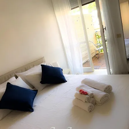 Acquazzurra Apartment *